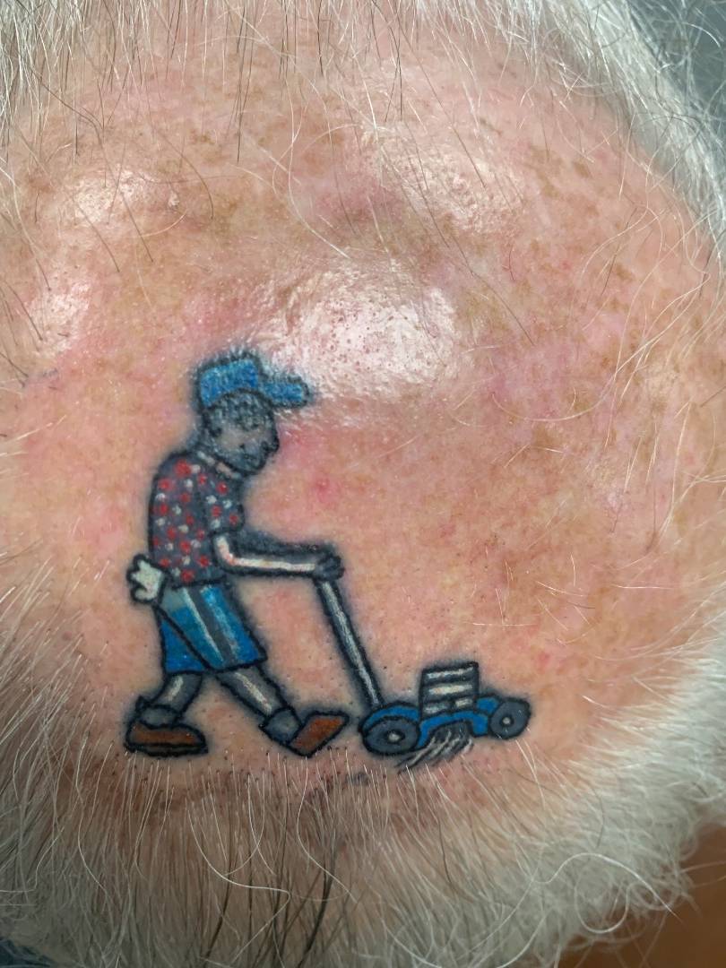 tattoo of bald man and lawnmower  Google Search  Tatuagens inteligentes  Tatuagens impressionantes Tatuagens ruins
