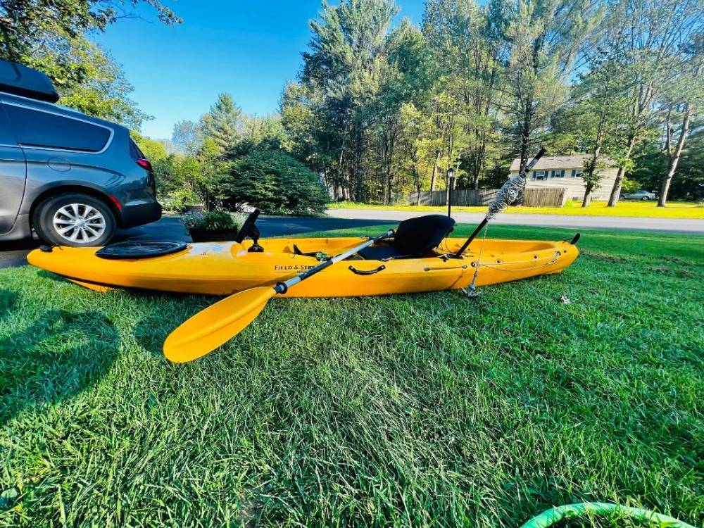 Field and Stream Eagle Talon 12' Fishing Kayak with Extras Non